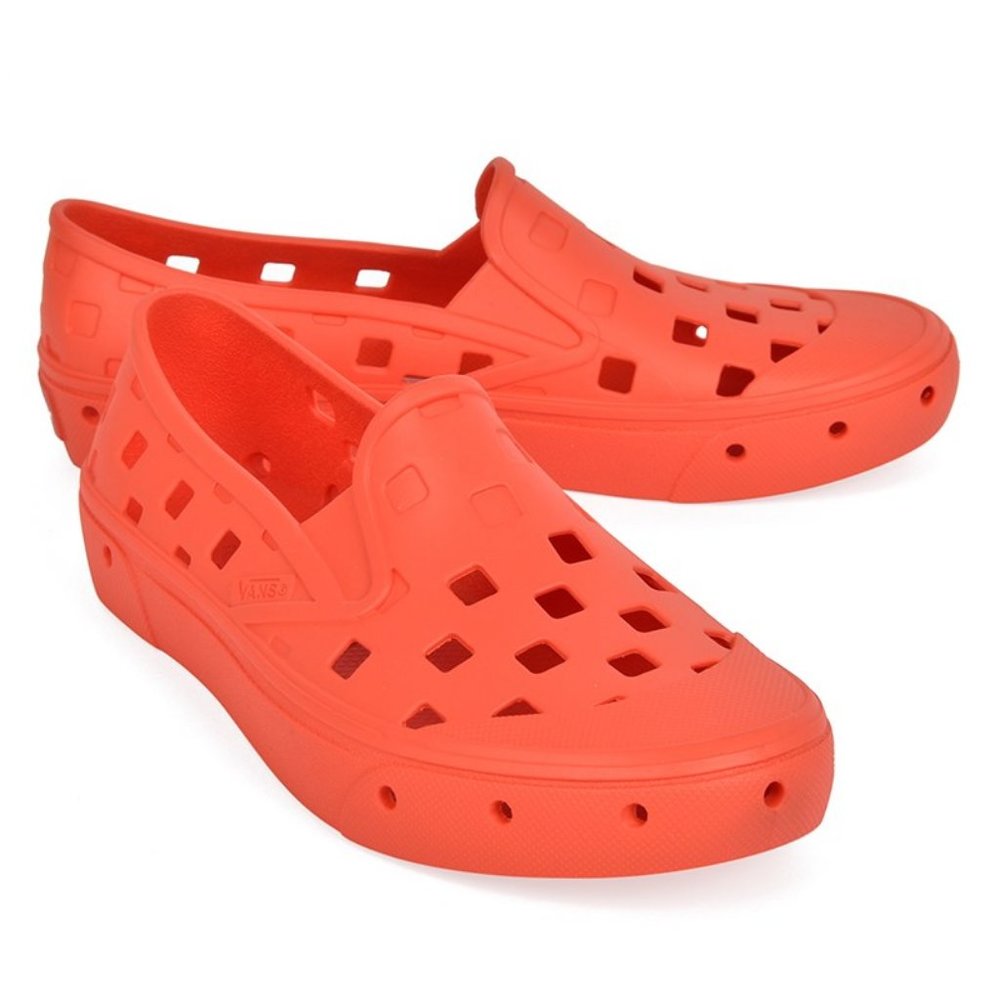 Vans Slip On TRK in orange